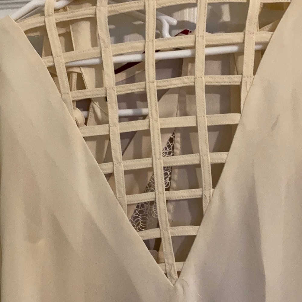 🪁 3/$12 - Three sheer tops - Picture 5 of 6